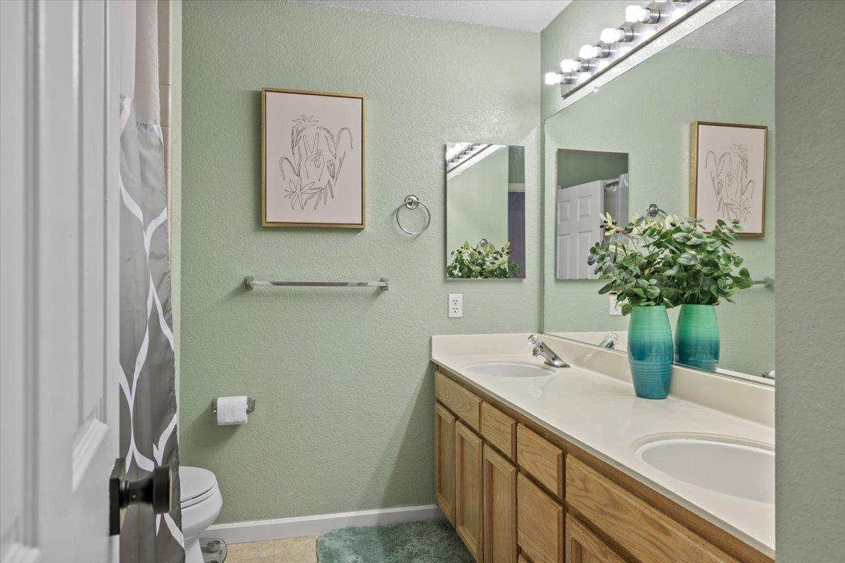 Detail Gallery Image 28 of 41 For 9128 Miners Creek Ct, Elk Grove,  CA 95758 - 4 Beds | 2/1 Baths