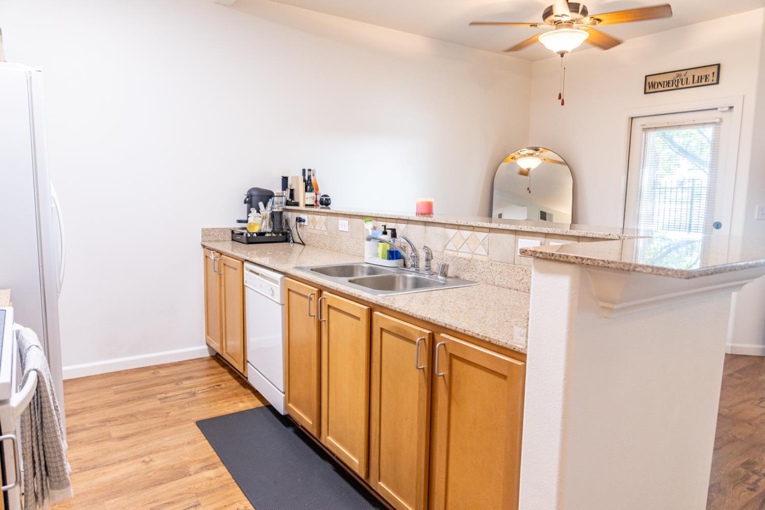 Detail Gallery Image 6 of 15 For 4200 E Commerce Way #1113,  Sacramento,  CA 95834 - 1 Beds | 1 Baths