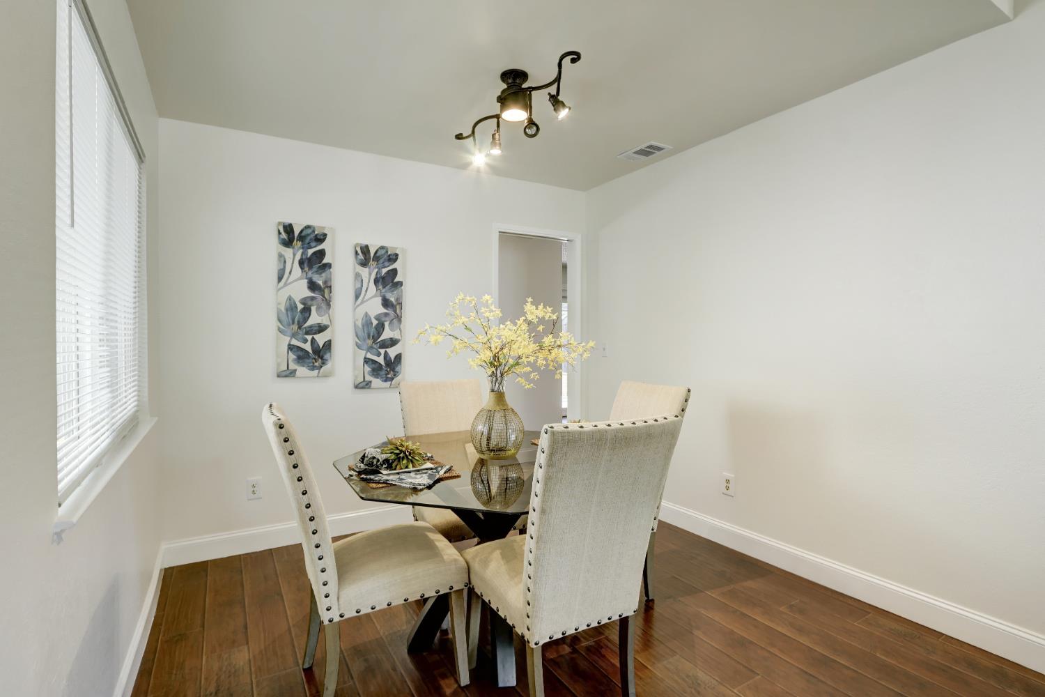 Detail Gallery Image 19 of 48 For 9013 Meadowsweet Way, Elk Grove,  CA 95624 - 4 Beds | 2 Baths