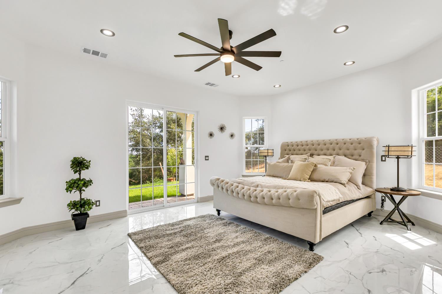 Detail Gallery Image 43 of 98 For 14537 Mira Vista Ln, Lockeford,  CA 95237 - 7 Beds | 4/1 Baths