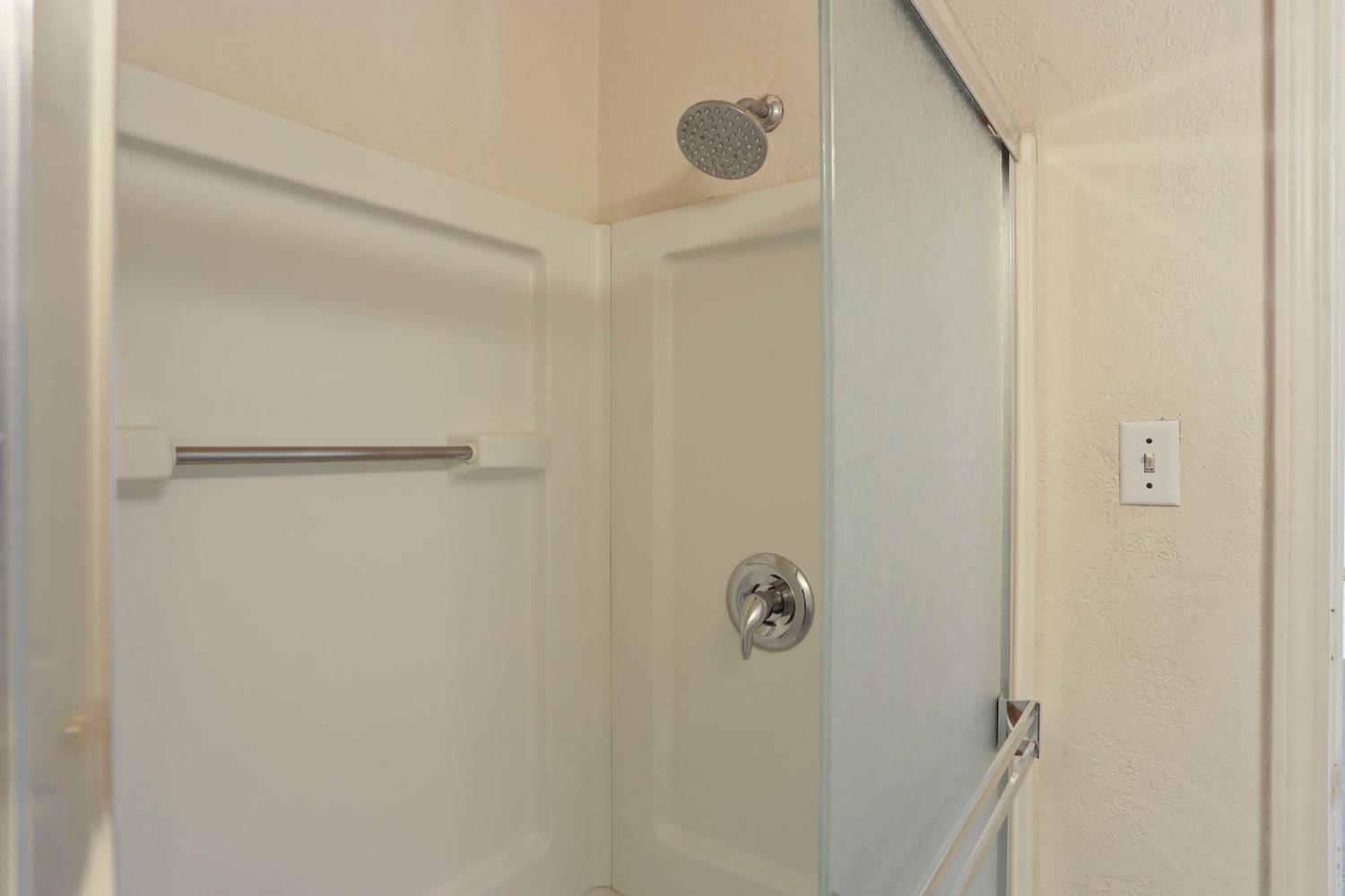 Detail Gallery Image 22 of 60 For 503 E Essex St, Stockton,  CA 95204 - 4 Beds | 2 Baths