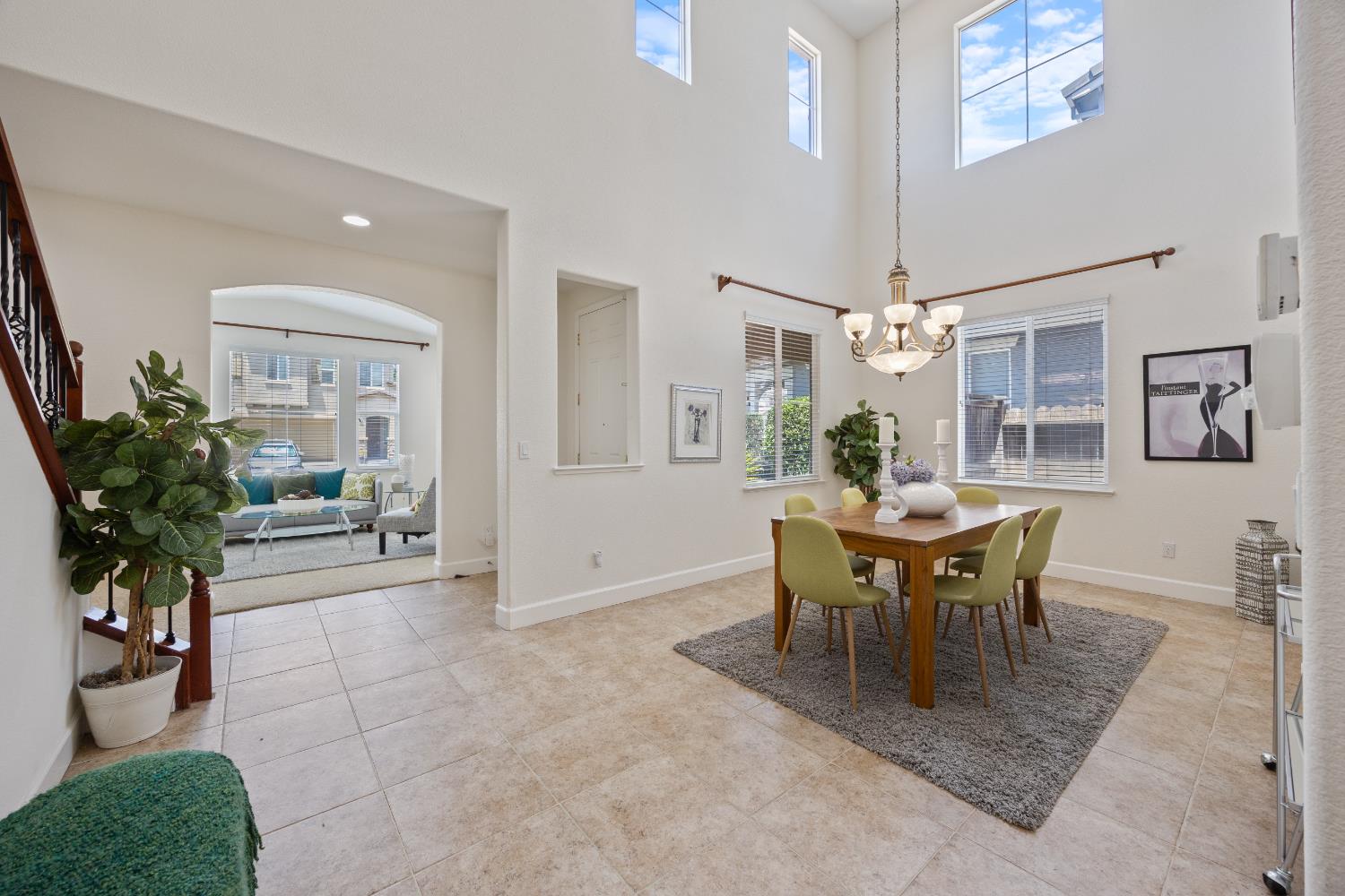 Detail Gallery Image 13 of 78 For 6904 Rio Tejo Way, Elk Grove,  CA 95757 - 5 Beds | 3 Baths