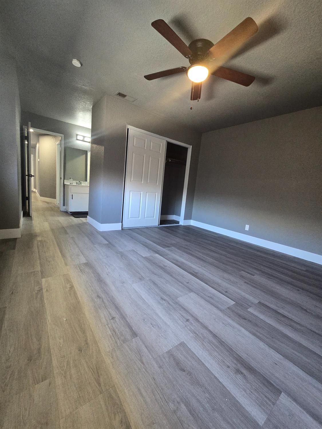Detail Gallery Image 5 of 22 For 1957 Comstock Dr, Stockton,  CA 95209 - – Beds | – Baths