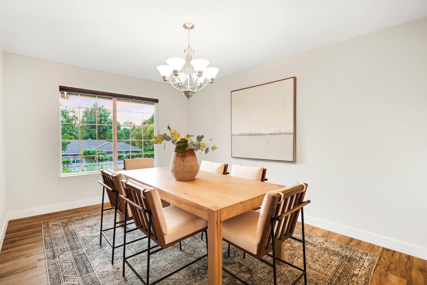 Detail Gallery Image 6 of 37 For 4025 Silver St, Rocklin,  CA 95677 - 5 Beds | 3/1 Baths