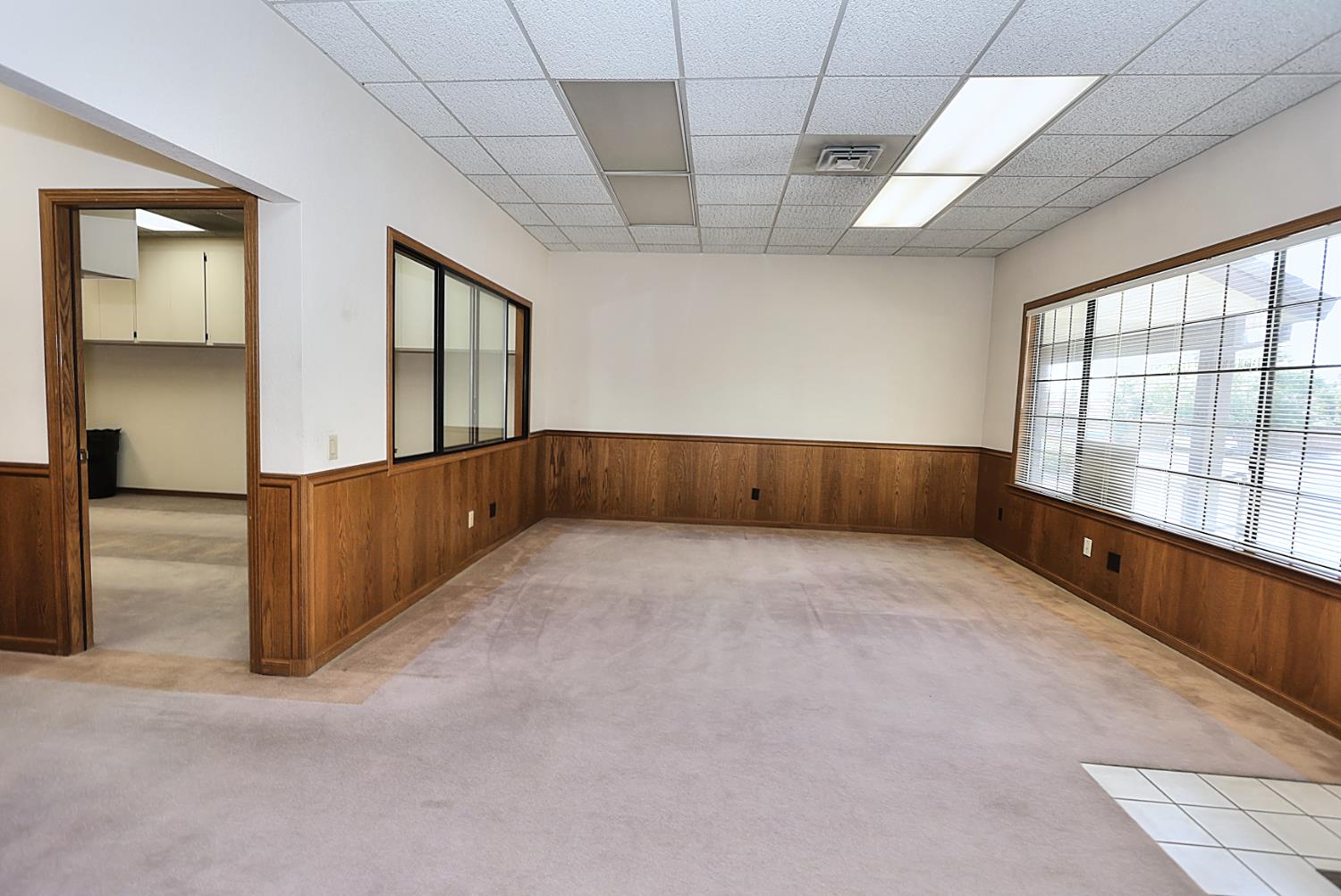 Detail Gallery Image 9 of 51 For 1601 Executive Ct, Sacramento,  CA 95864 - – Beds | – Baths