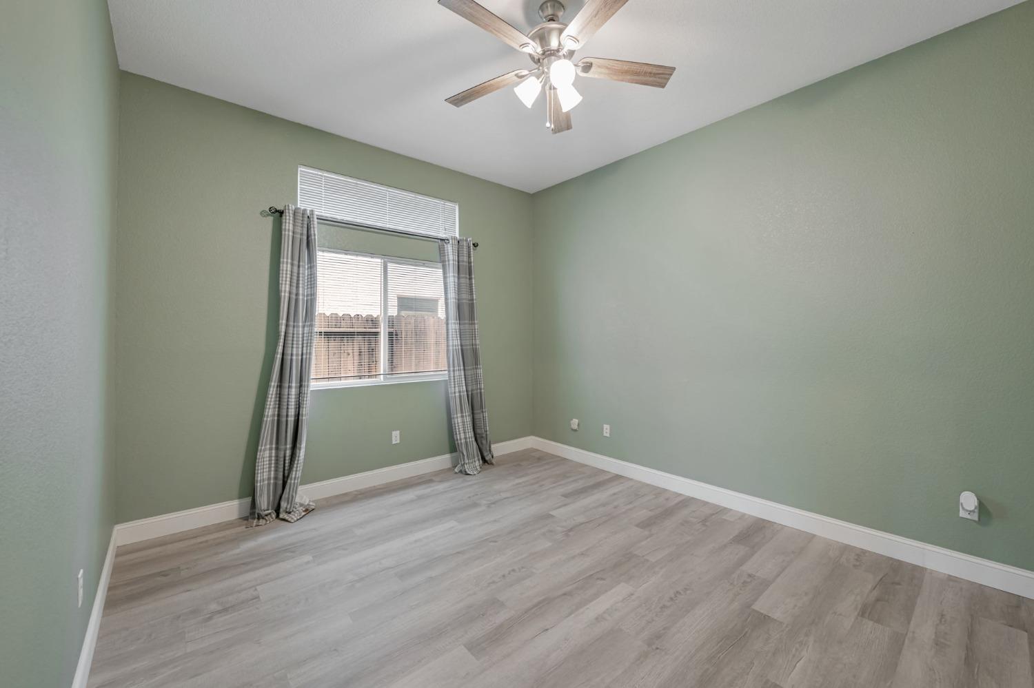 Detail Gallery Image 21 of 46 For 9065 Robbins Rd, Sacramento,  CA 95829 - 4 Beds | 2/1 Baths