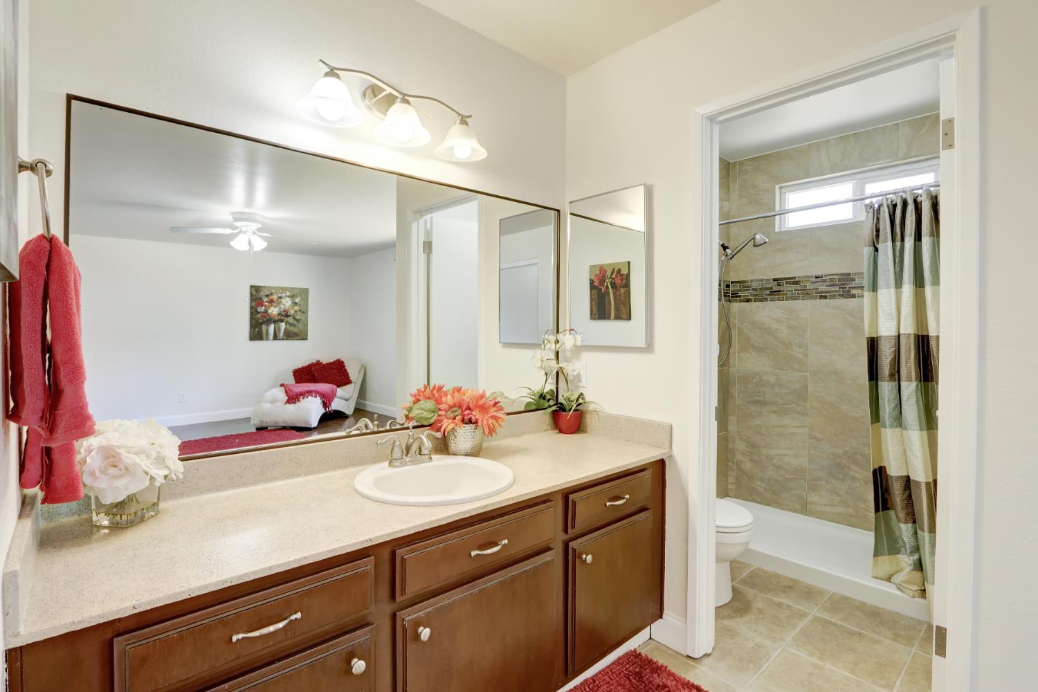 Detail Gallery Image 31 of 48 For 9013 Meadowsweet Way, Elk Grove,  CA 95624 - 4 Beds | 2 Baths
