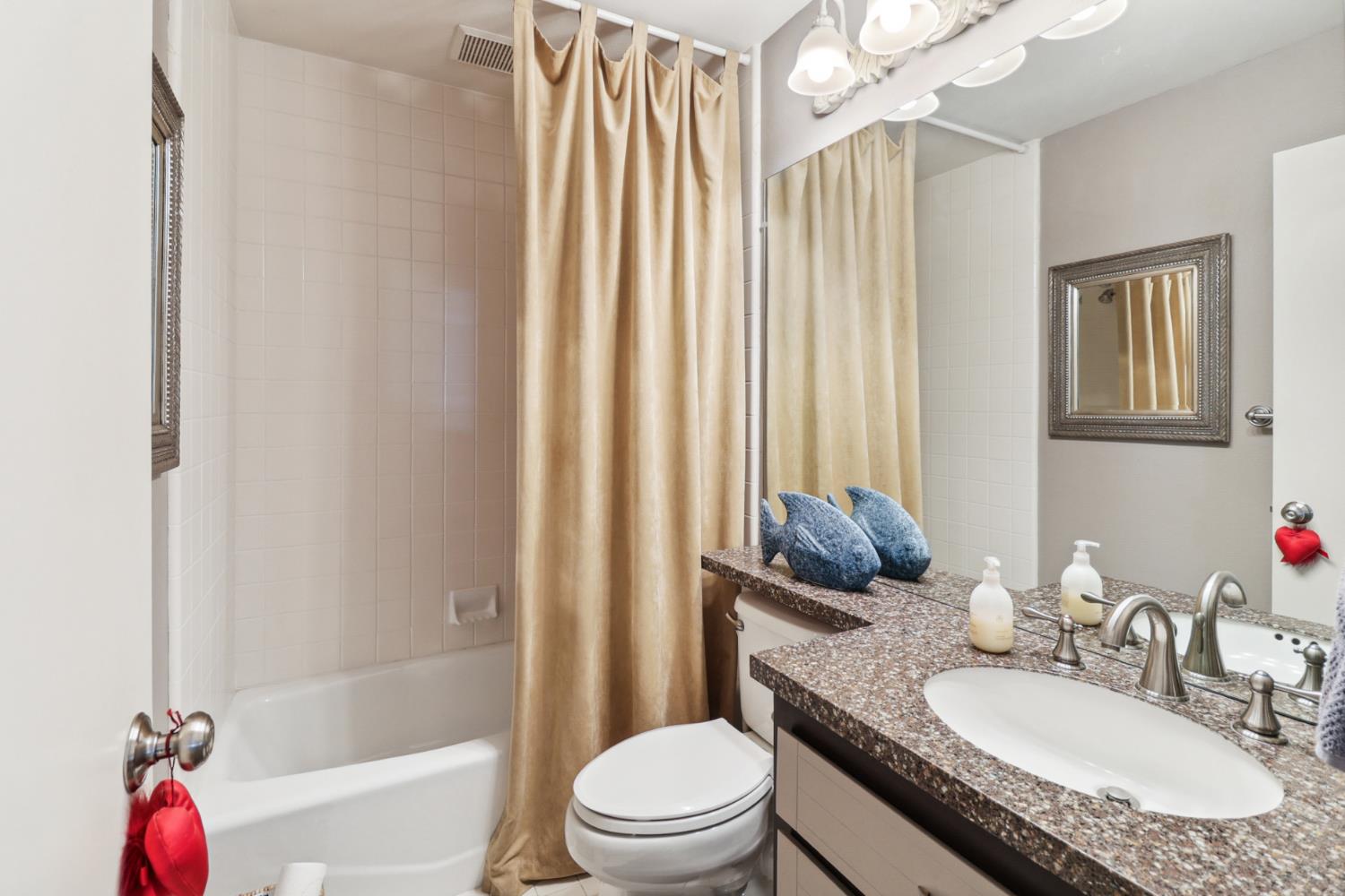 Detail Gallery Image 36 of 99 For 1911 Discovery Village Ln, Gold River,  CA 95670 - 2 Beds | 2 Baths