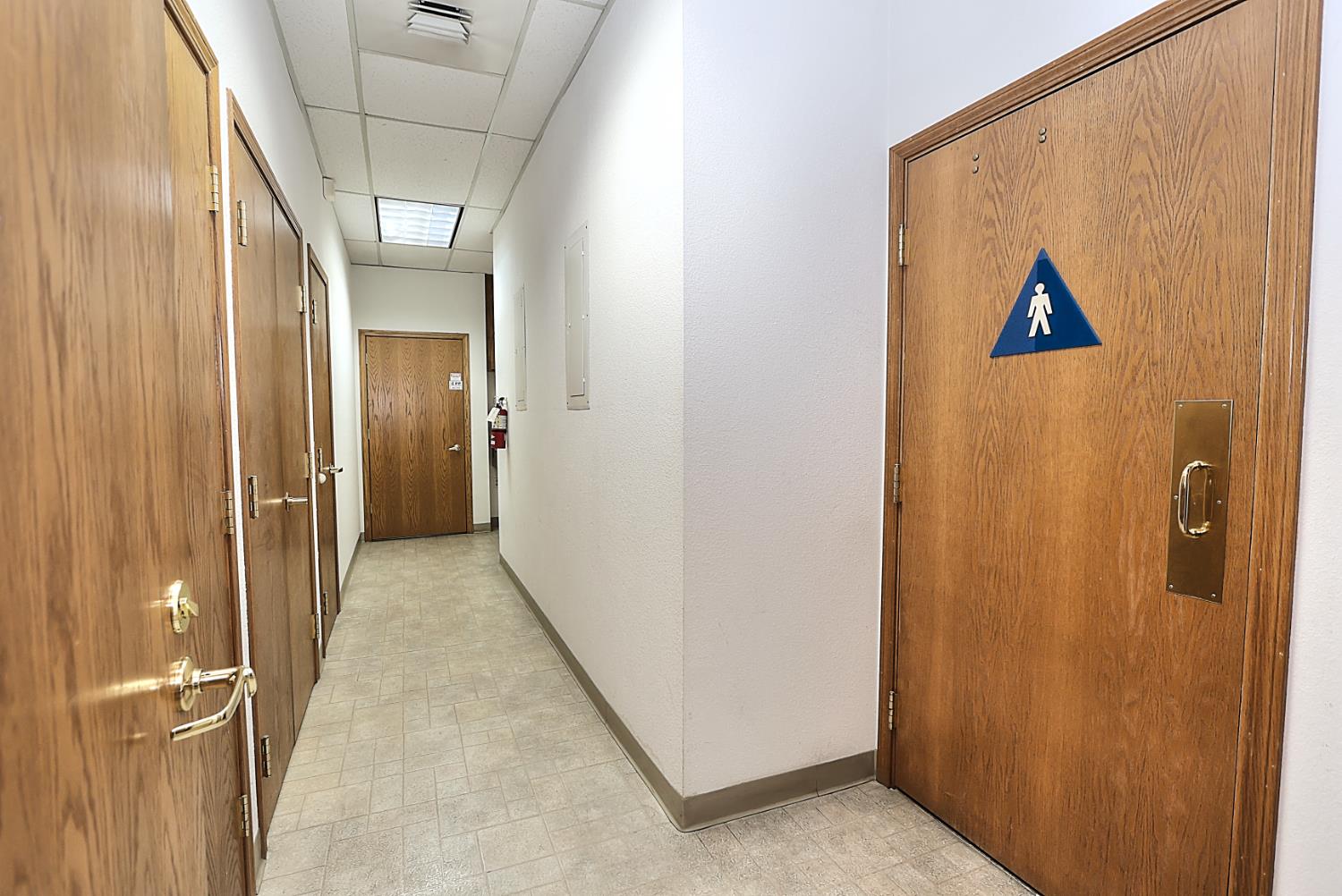 Detail Gallery Image 39 of 51 For 1601 Executive Ct, Sacramento,  CA 95864 - – Beds | – Baths