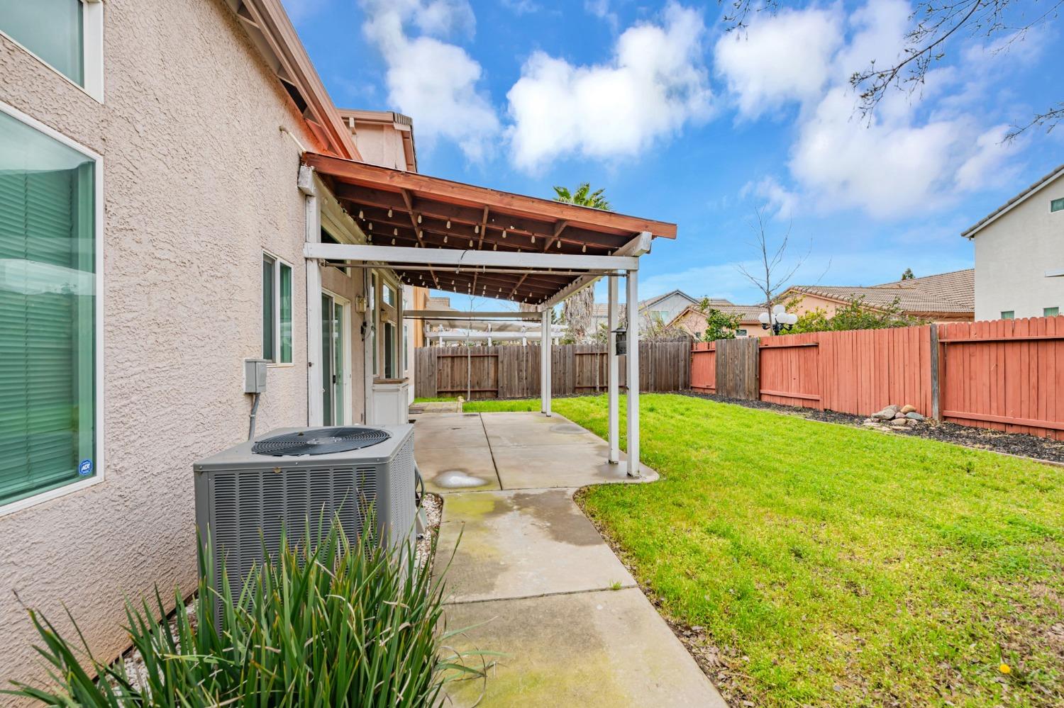 Detail Gallery Image 44 of 46 For 9065 Robbins Rd, Sacramento,  CA 95829 - 4 Beds | 2/1 Baths