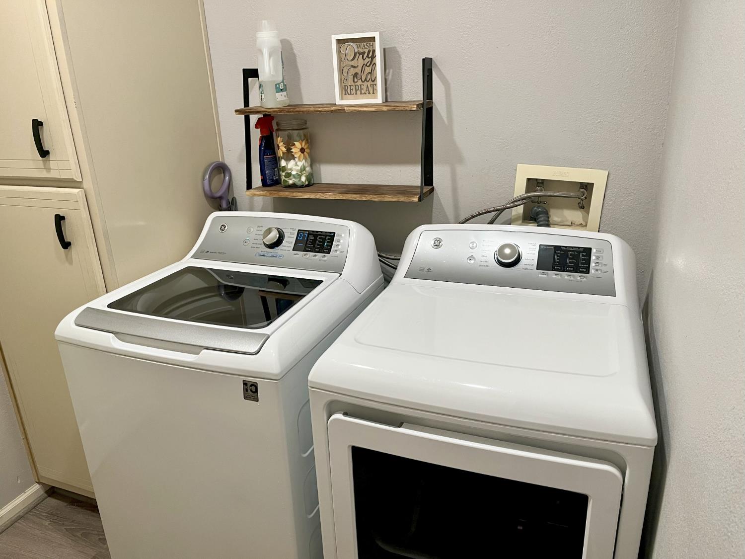 Detail Gallery Image 17 of 68 For 3980 Donner Trl, Placerville,  CA 95667 - 3 Beds | 2 Baths