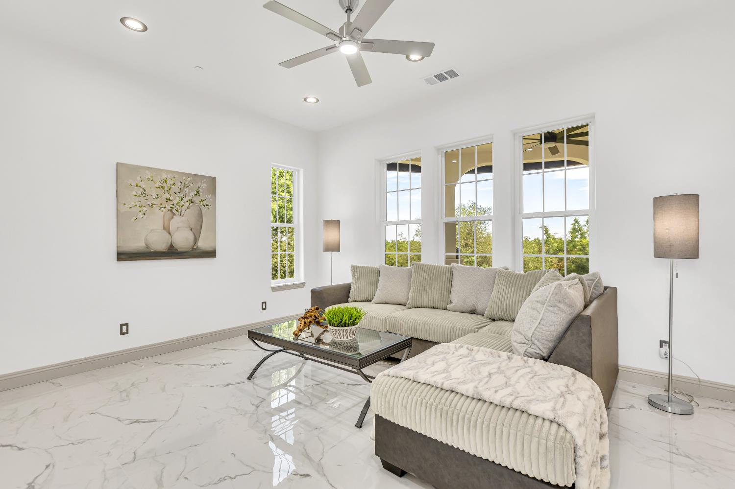 Detail Gallery Image 21 of 98 For 14537 Mira Vista Ln, Lockeford,  CA 95237 - 7 Beds | 4/1 Baths