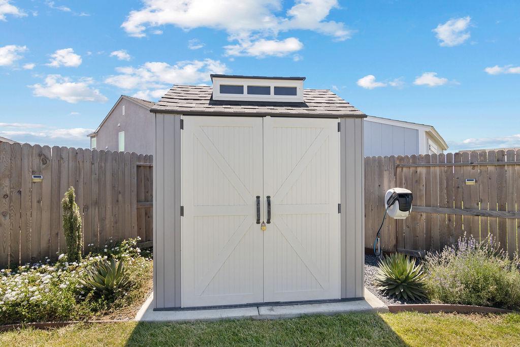 Detail Gallery Image 34 of 37 For 12084 Royal Ct, Waterford,  CA 95386 - 4 Beds | 2 Baths