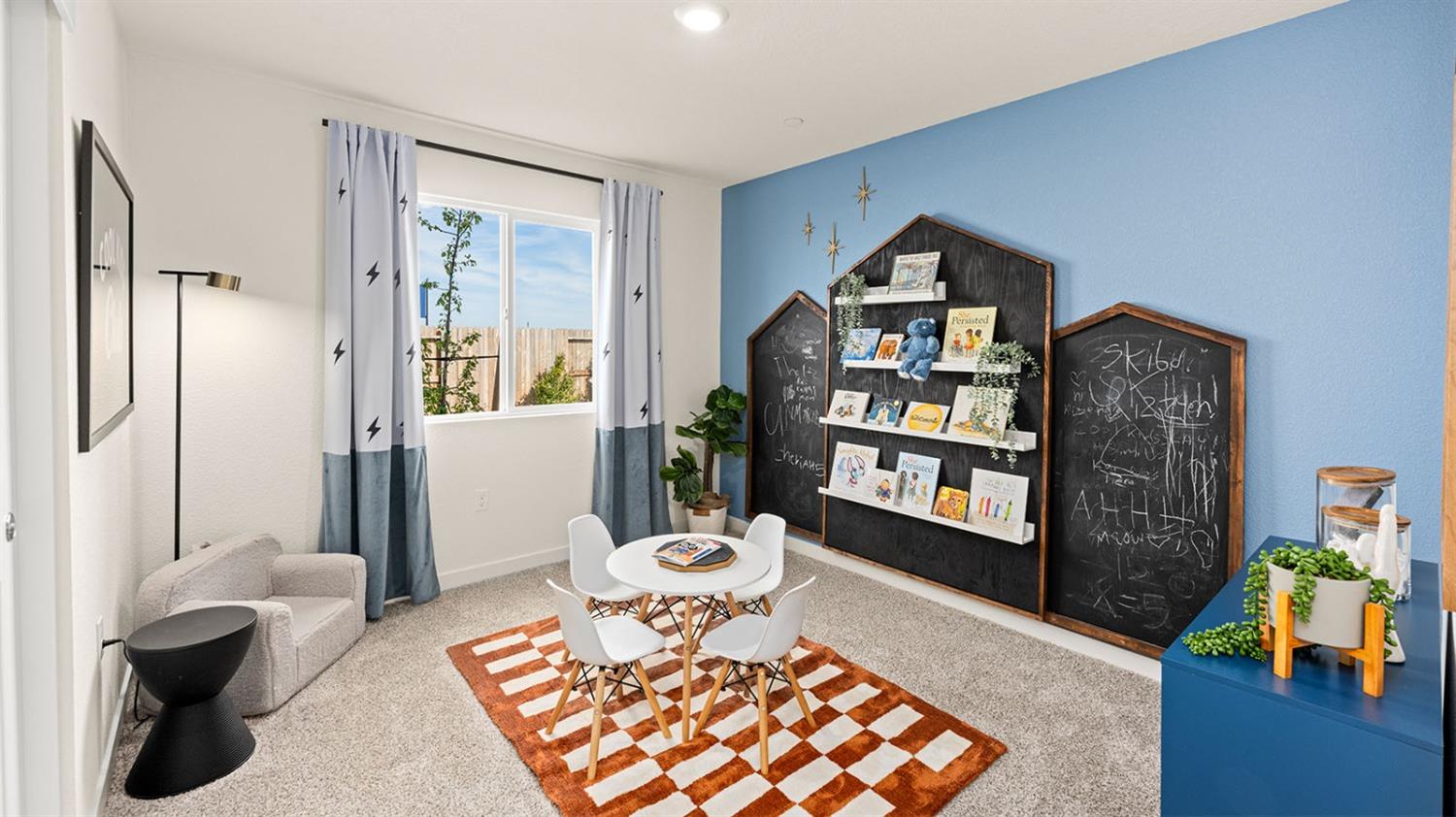 Detail Gallery Image 9 of 11 For 1080 Silver Feather Way, Roseville,  CA 95747 - 5 Beds | 3 Baths