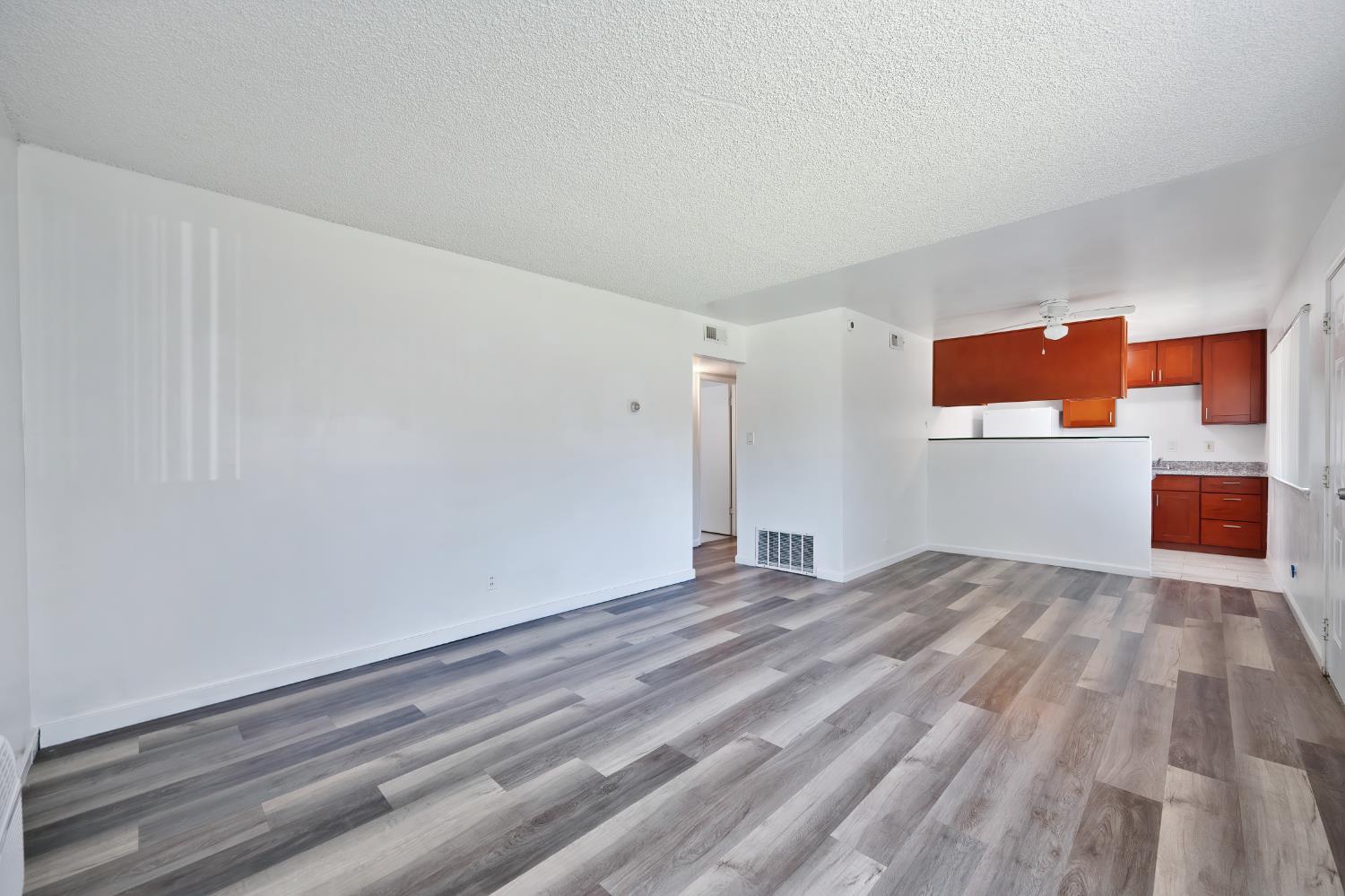 Detail Gallery Image 11 of 18 For 2400 Cava Ct, Sacramento,  CA 95825 - – Beds | – Baths