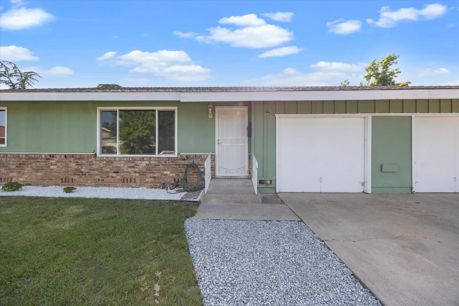 Detail Gallery Image 2 of 39 For 2326 Ramon Dr, Sacramento,  CA 95825 - – Beds | – Baths