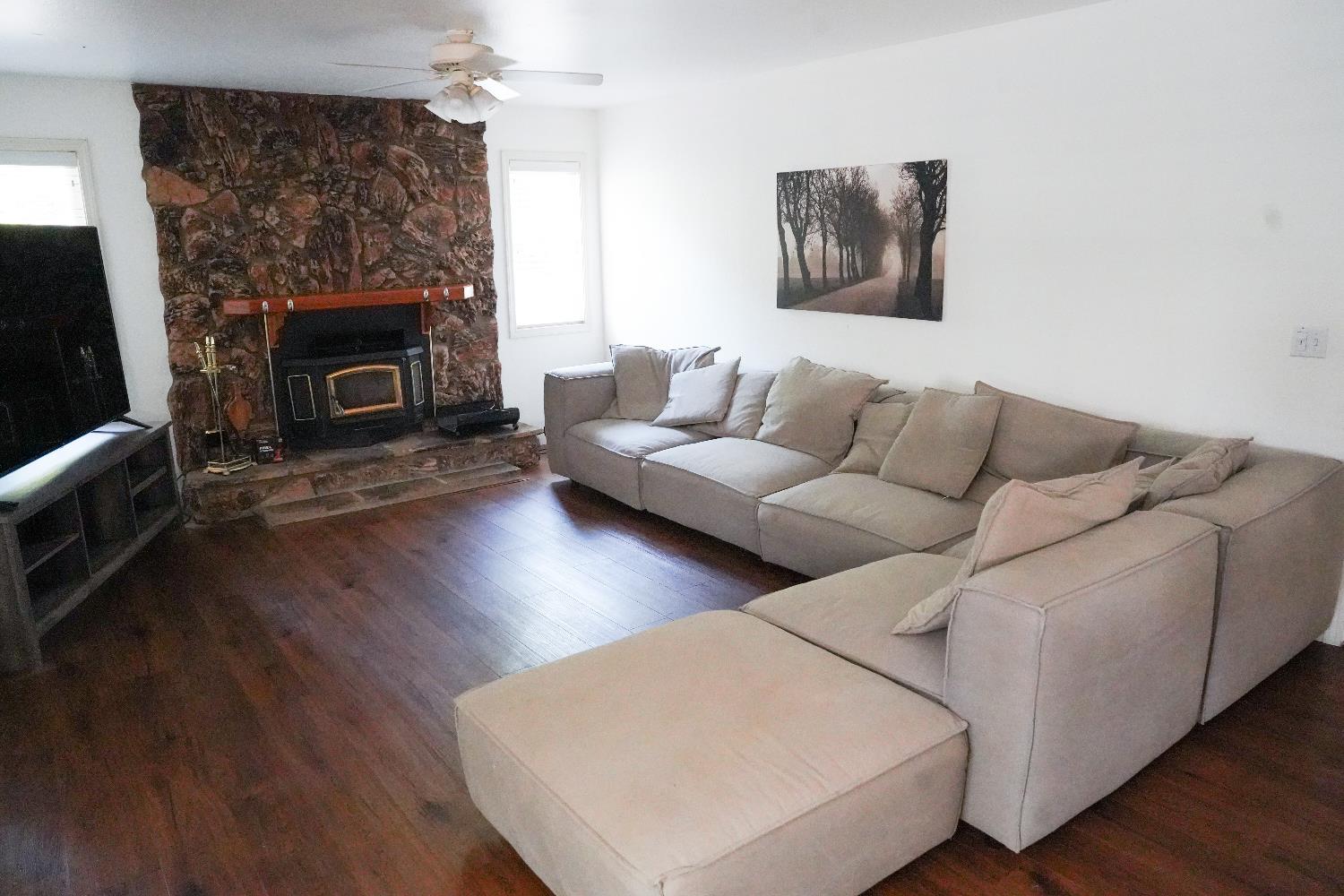 Detail Gallery Image 14 of 78 For 16939 Norlene Way, Grass Valley,  CA 95949 - 3 Beds | 2/1 Baths