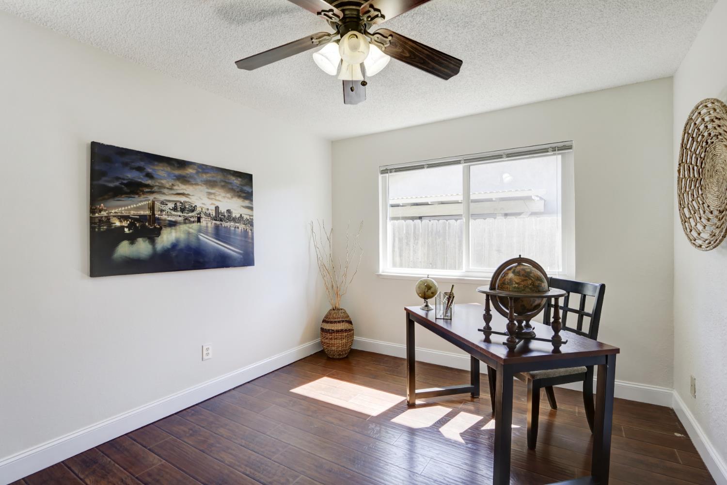Detail Gallery Image 34 of 48 For 9013 Meadowsweet Way, Elk Grove,  CA 95624 - 4 Beds | 2 Baths