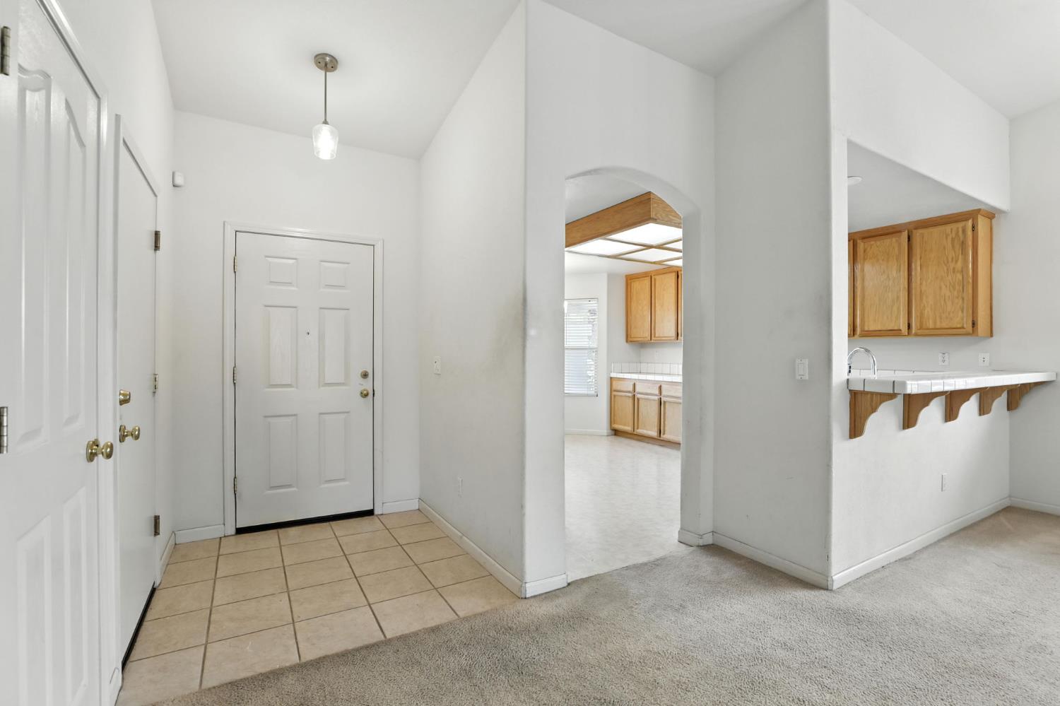 Detail Gallery Image 5 of 31 For 7105 Prazzo Way, Elk Grove,  CA 95757 - 3 Beds | 2 Baths