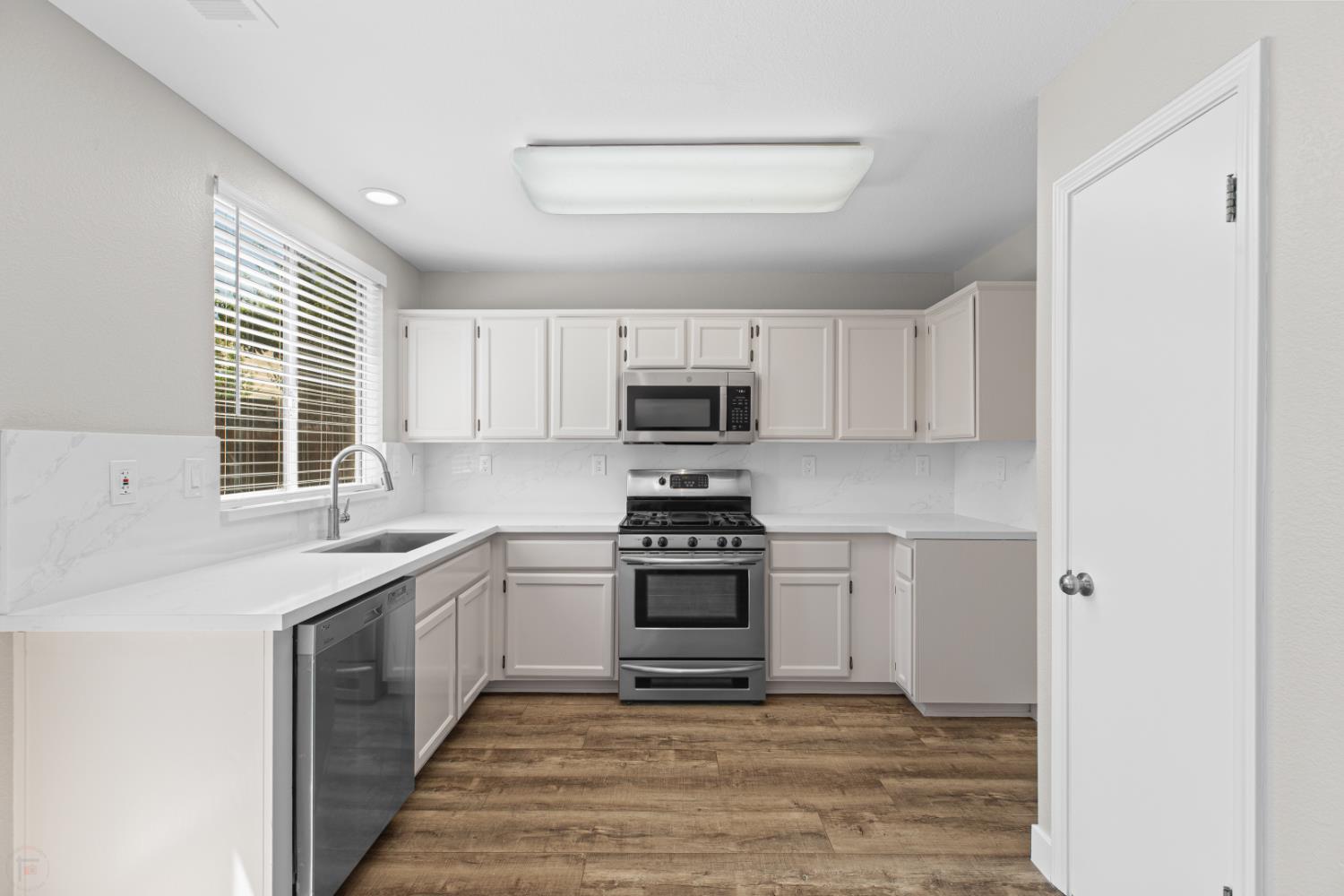 Detail Gallery Image 15 of 31 For 1566 Parkside Ct, Tracy,  CA 95376 - 3 Beds | 2 Baths
