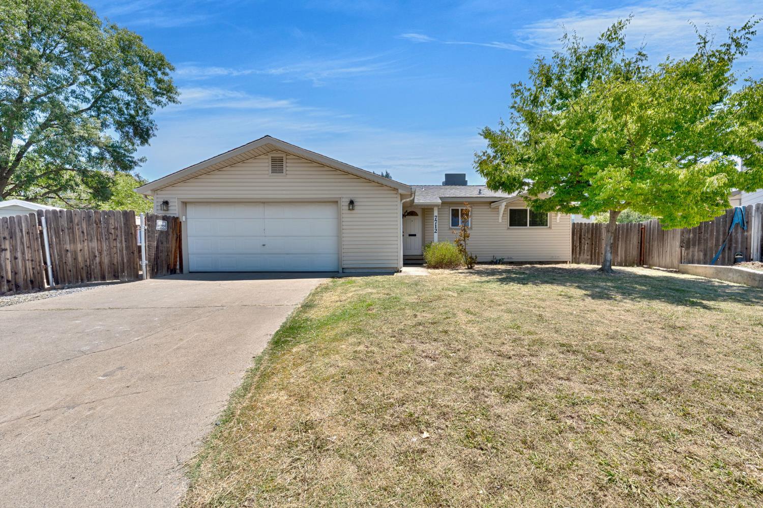 Detail Gallery Image 1 of 32 For 7712 Hyssop Ct, Citrus Heights,  CA 95621 - 3 Beds | 1 Baths