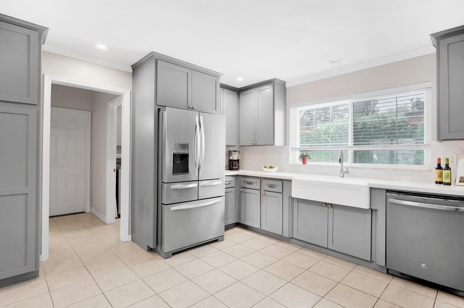 Detail Gallery Image 16 of 31 For 700 Fairview Dr, Woodland,  CA 95695 - 4 Beds | 2/1 Baths