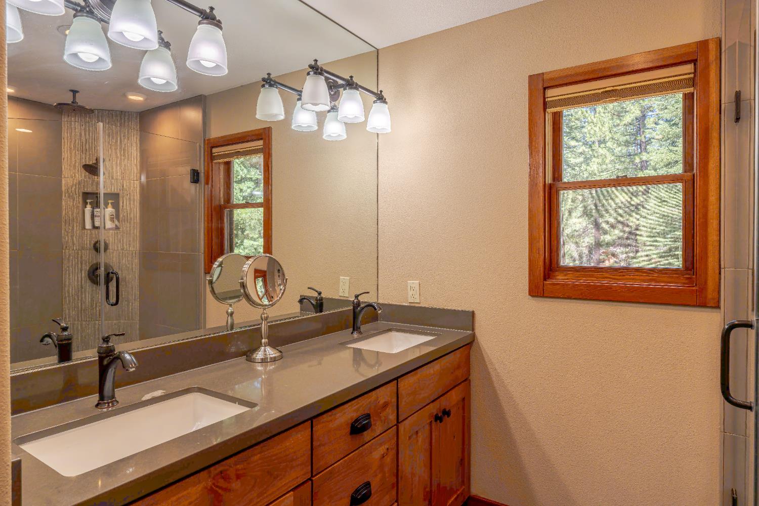 Detail Gallery Image 33 of 47 For 10854 Royal Crest Dr, Truckee,  CA 96161 - 2 Beds | 1/1 Baths