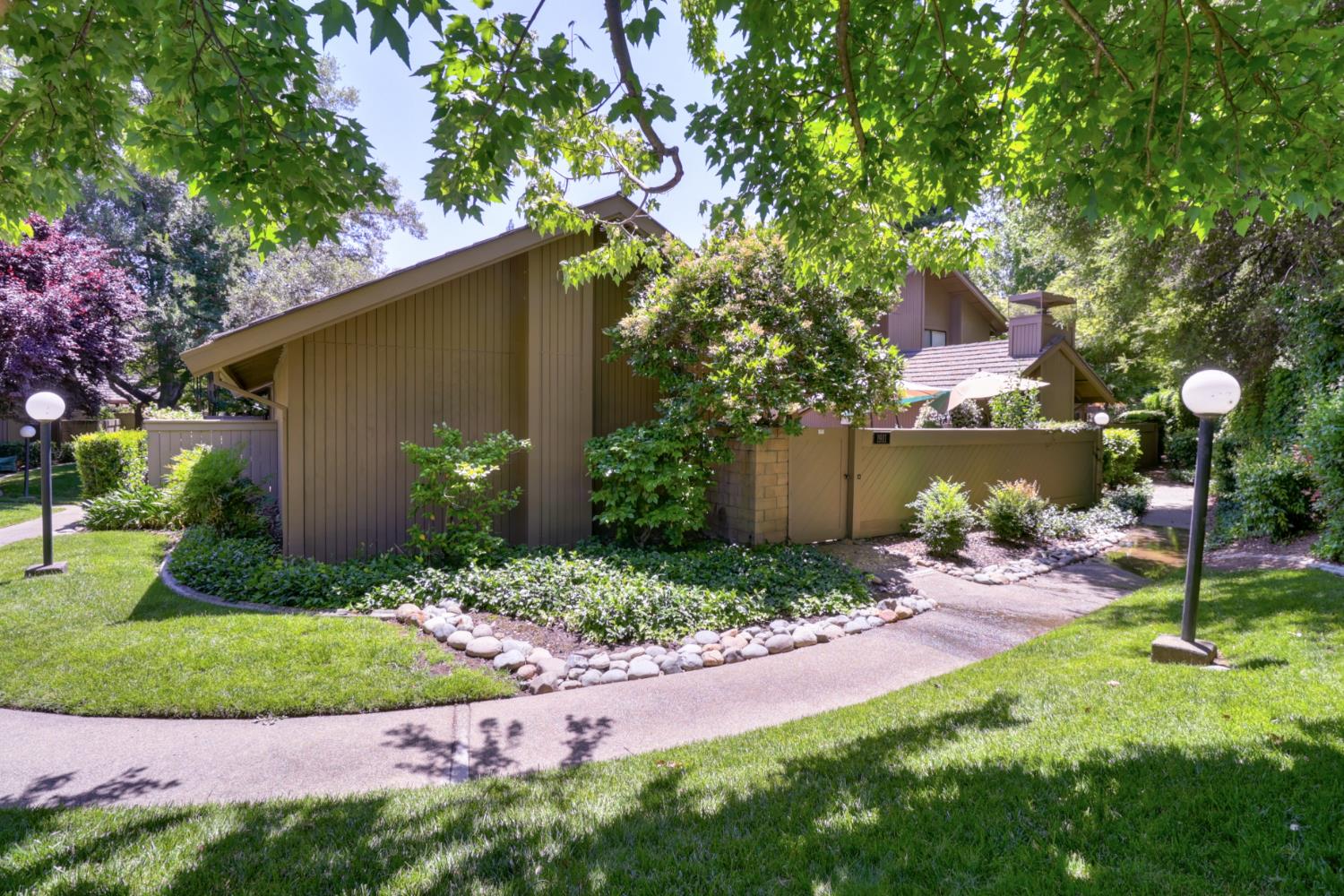 Detail Gallery Image 94 of 99 For 1911 Discovery Village Ln, Gold River,  CA 95670 - 2 Beds | 2 Baths