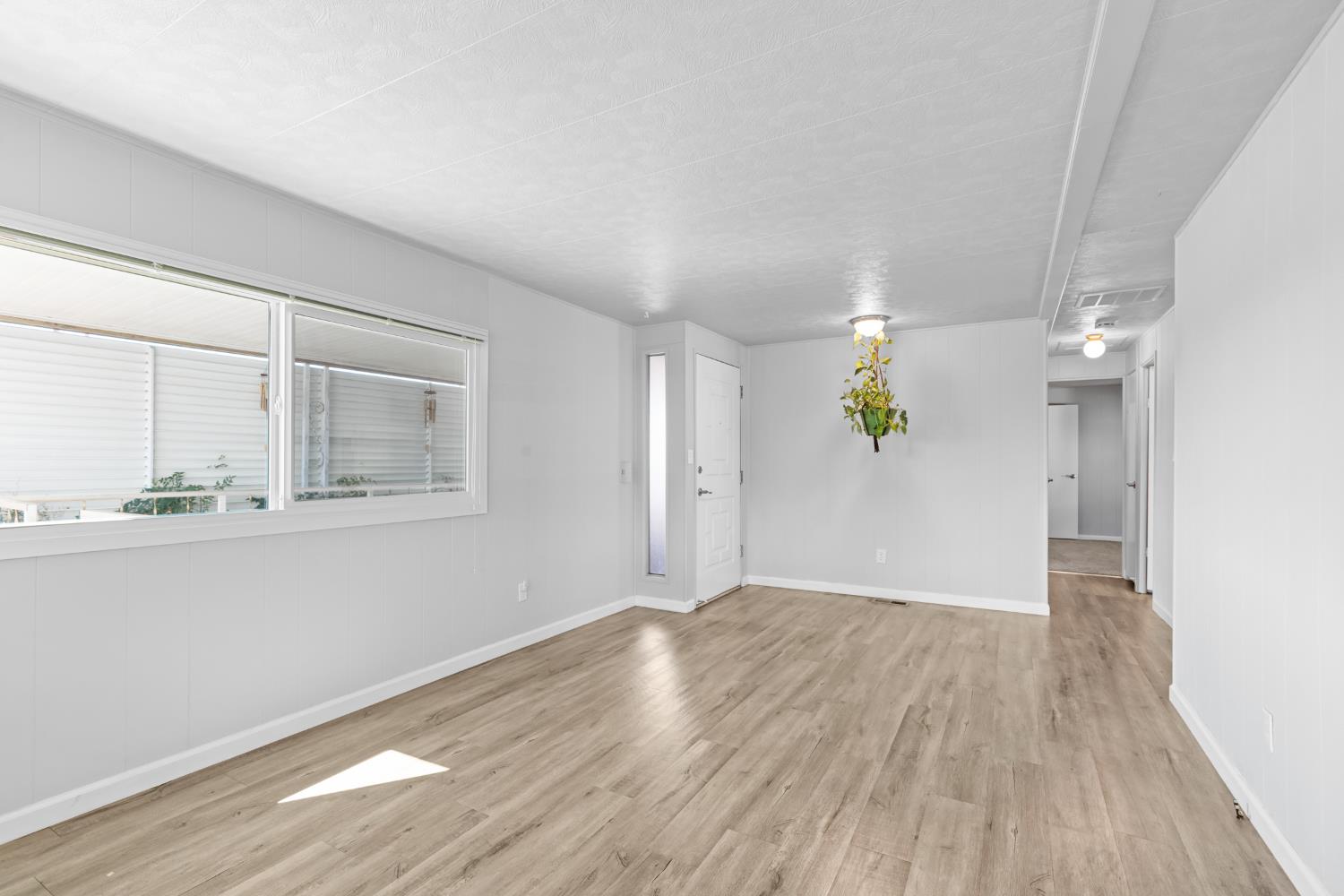 Detail Gallery Image 5 of 30 For 8181 Folsom Blvd 88, Sacramento,  CA 95826 - 2 Beds | 1 Baths
