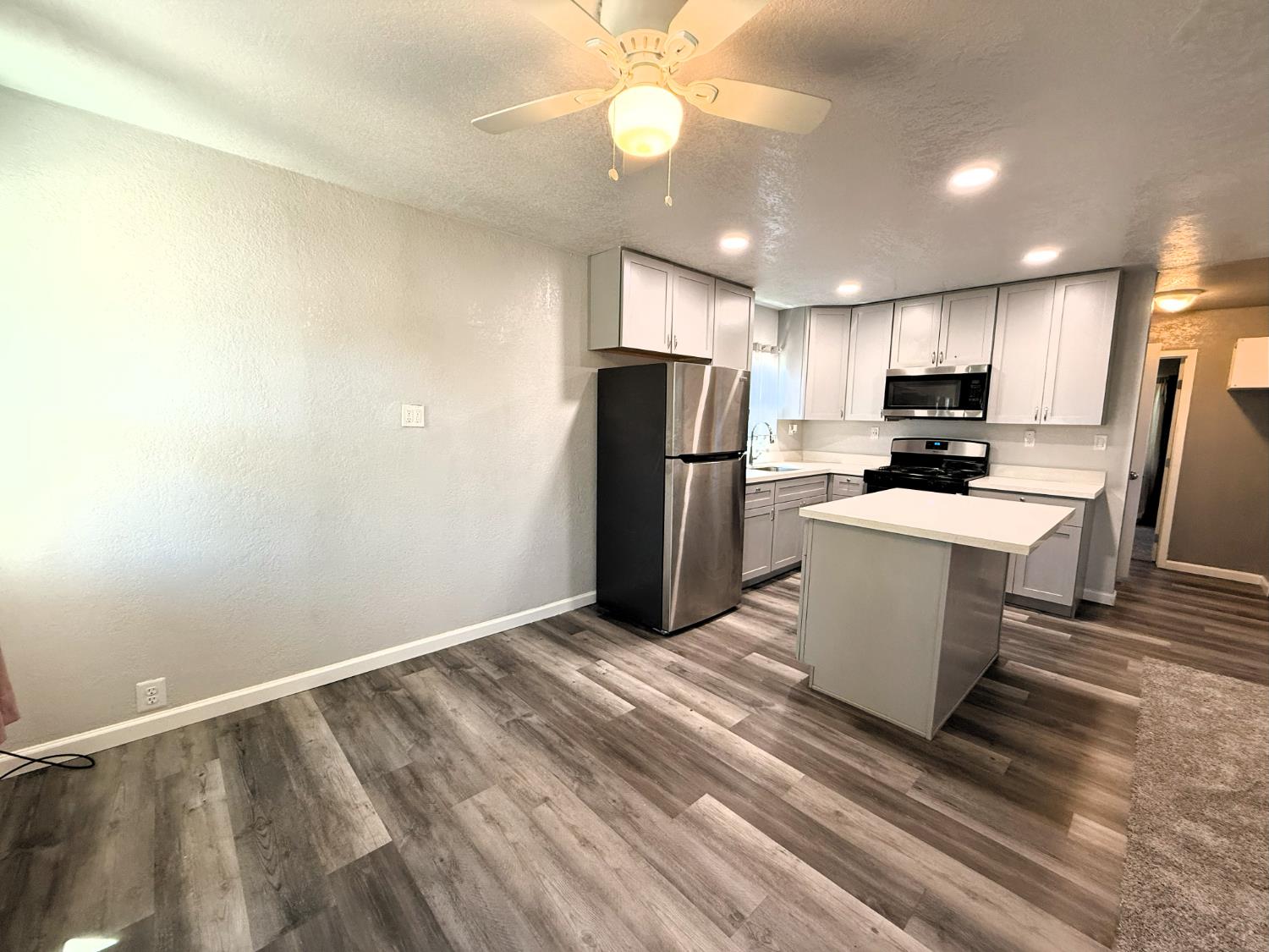 Detail Gallery Image 6 of 19 For 1561 N Filbert St, Stockton,  CA 95205 - 1 Beds | 1 Baths