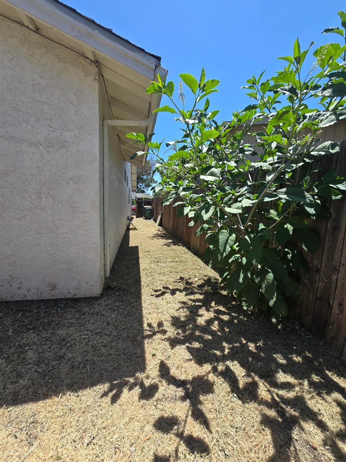 Detail Gallery Image 20 of 22 For 1957 Comstock Dr, Stockton,  CA 95209 - – Beds | – Baths