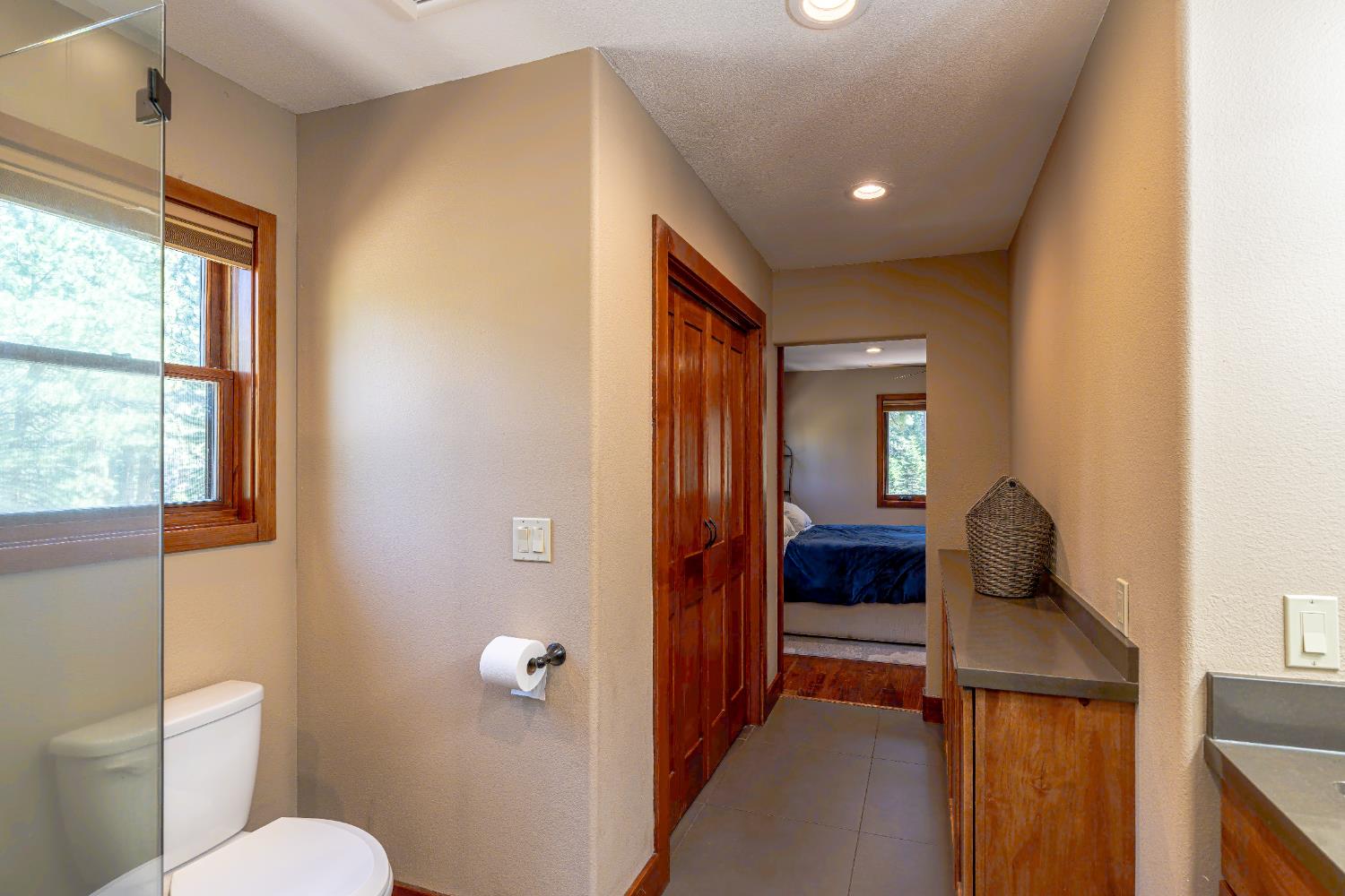 Detail Gallery Image 34 of 47 For 10854 Royal Crest Dr, Truckee,  CA 96161 - 2 Beds | 1/1 Baths