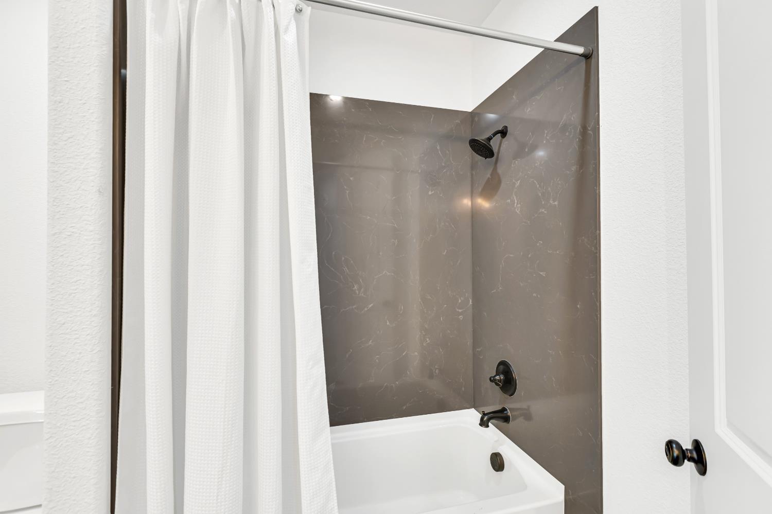 Detail Gallery Image 77 of 98 For 14537 Mira Vista Ln, Lockeford,  CA 95237 - 7 Beds | 4/1 Baths