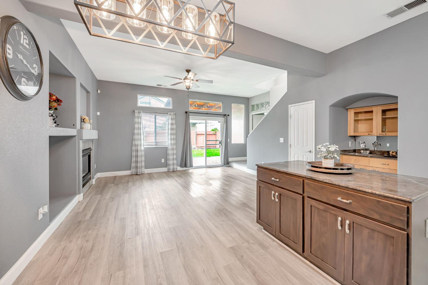 Detail Gallery Image 14 of 46 For 9065 Robbins Rd, Sacramento,  CA 95829 - 4 Beds | 2/1 Baths