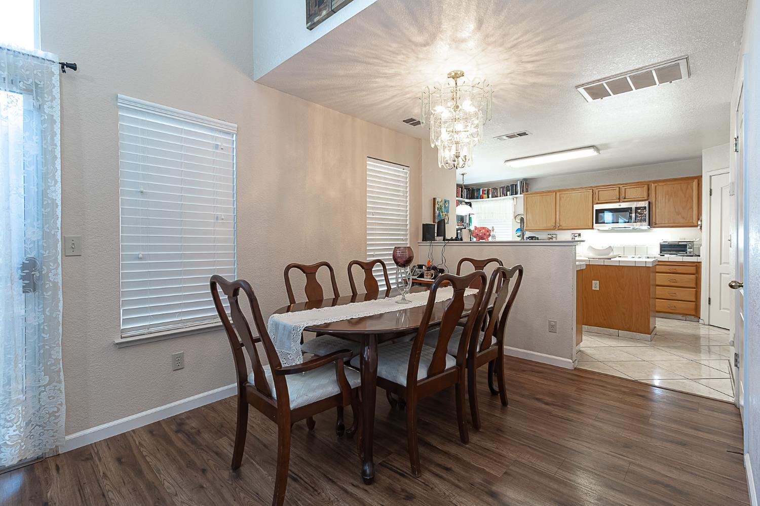 Detail Gallery Image 11 of 29 For 5220 Cimarron Ct, Salida,  CA 95368 - 4 Beds | 2/1 Baths