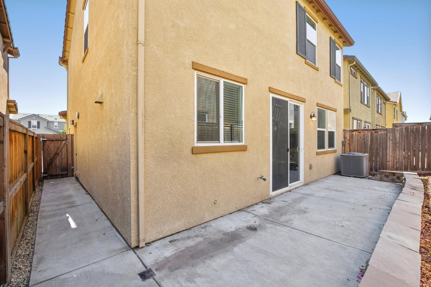 Detail Gallery Image 24 of 25 For 8205 Kramer Ranch Ln, Elk Grove,  CA 95758 - 3 Beds | 2/1 Baths