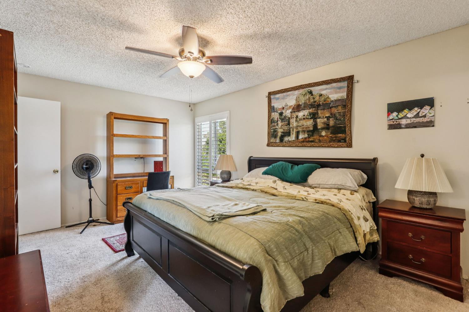 Detail Gallery Image 34 of 55 For 8058 Mesa Oak Way, Citrus Heights,  CA 95610 - 5 Beds | 3 Baths