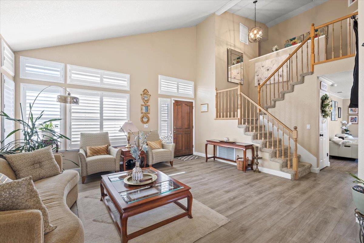 Detail Gallery Image 8 of 41 For 9128 Miners Creek Ct, Elk Grove,  CA 95758 - 4 Beds | 2/1 Baths