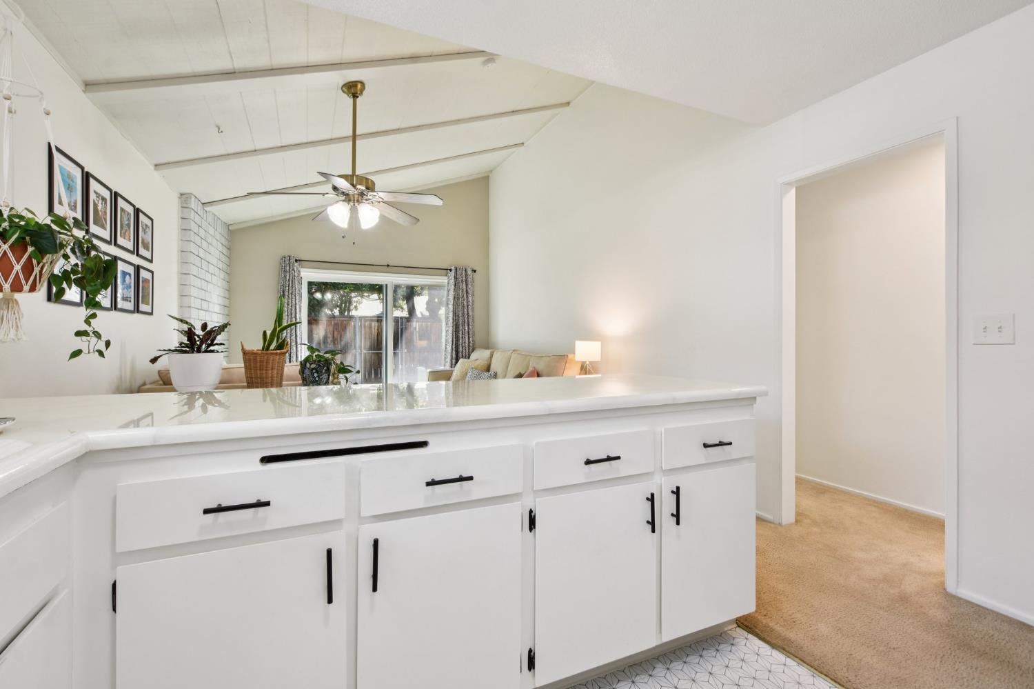 Detail Gallery Image 7 of 22 For 8363 La Riviera Dr, Sacramento,  CA 95826 - 2 Beds | 1/1 Baths