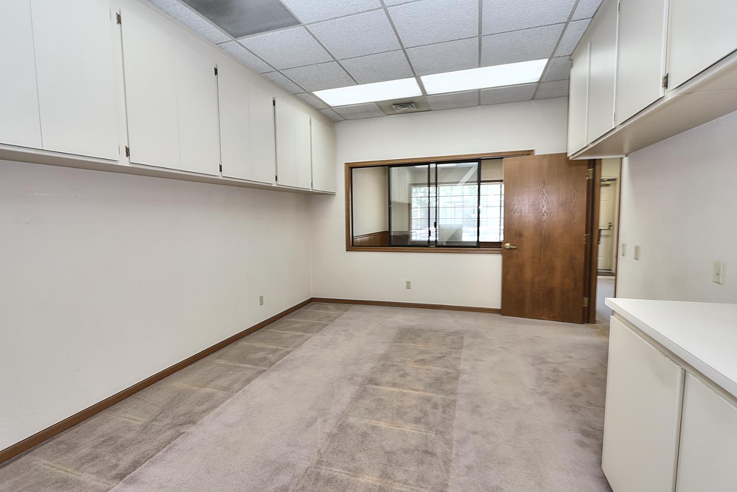 Detail Gallery Image 16 of 51 For 1601 Executive Ct, Sacramento,  CA 95864 - – Beds | – Baths