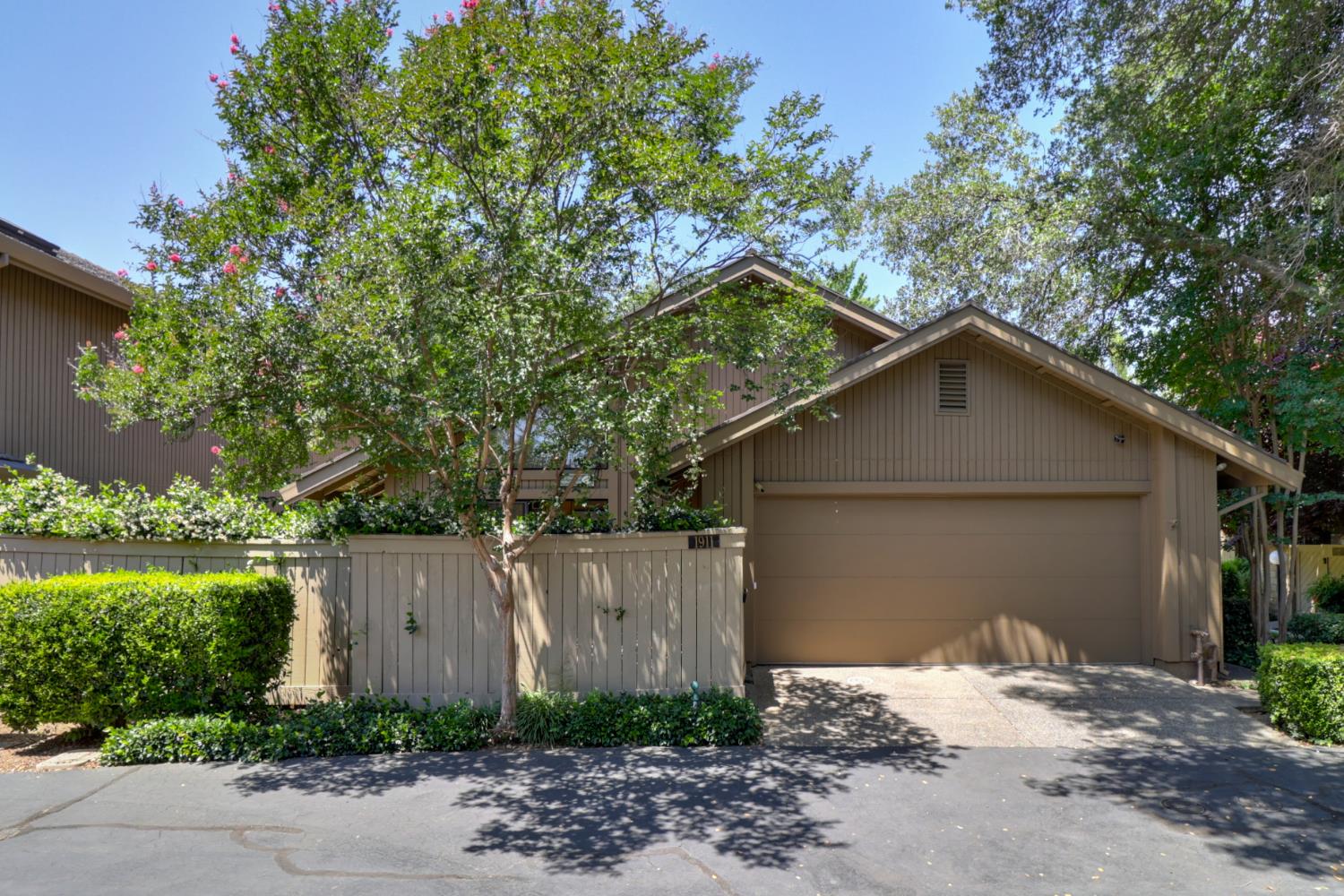 Detail Gallery Image 96 of 99 For 1911 Discovery Village Ln, Gold River,  CA 95670 - 2 Beds | 2 Baths