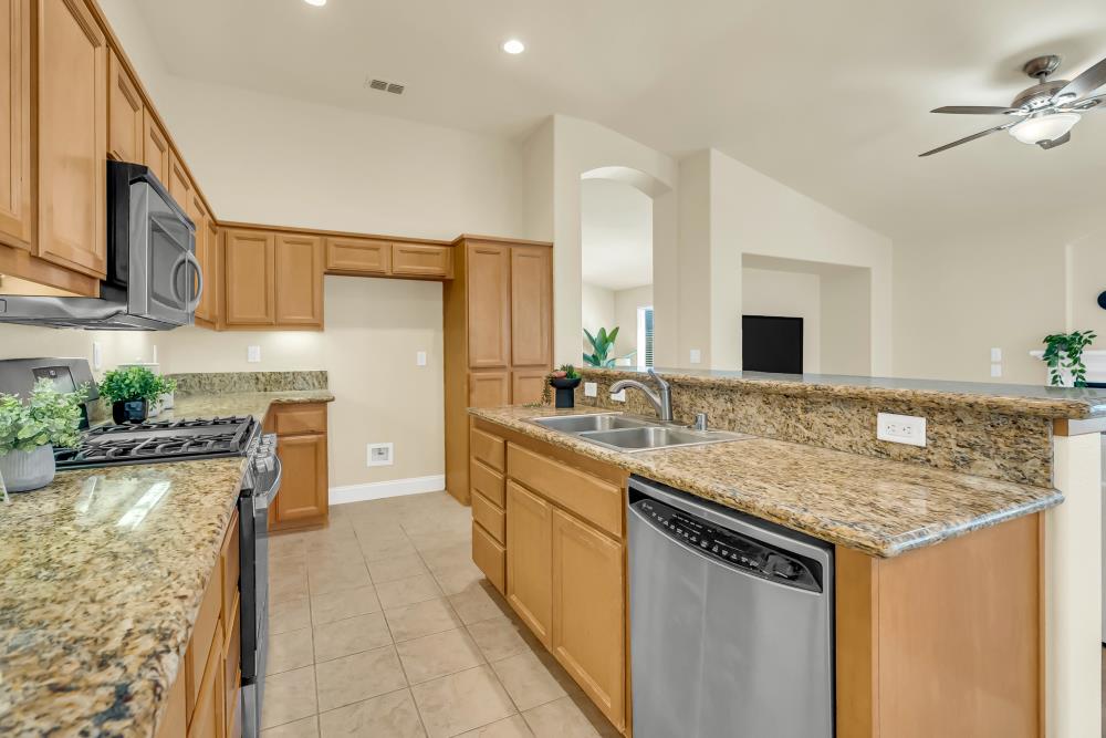 Detail Gallery Image 23 of 53 For 11772 Lilac Canyon Ct, Rancho Cordova,  CA 95742 - 4 Beds | 3 Baths