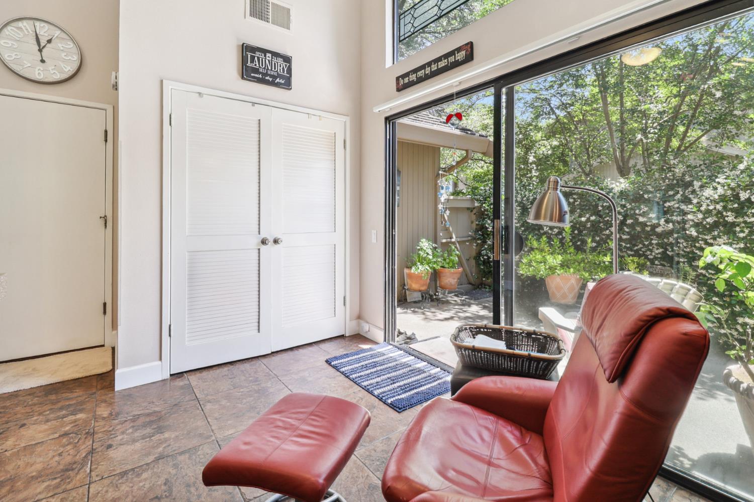 Detail Gallery Image 14 of 99 For 1911 Discovery Village Ln, Gold River,  CA 95670 - 2 Beds | 2 Baths