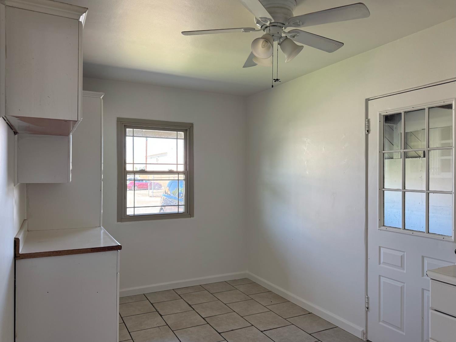 Detail Gallery Image 8 of 19 For 2818 Plover St, Sacramento,  CA 95815 - 4 Beds | 2 Baths