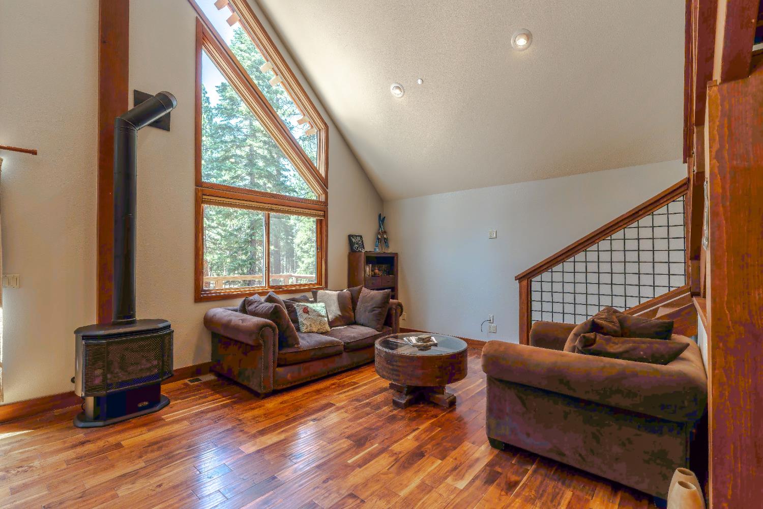 Detail Gallery Image 16 of 47 For 10854 Royal Crest Dr, Truckee,  CA 96161 - 2 Beds | 1/1 Baths