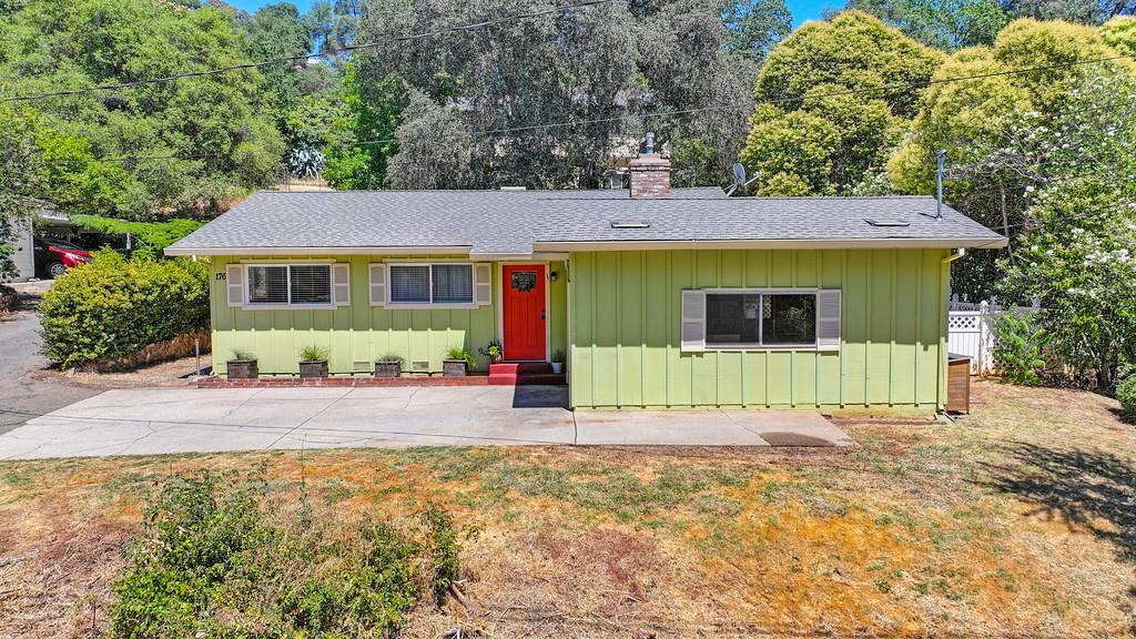 Detail Gallery Image 2 of 49 For 176 Mulberry Ln, Auburn,  CA 95603 - 3 Beds | 1 Baths