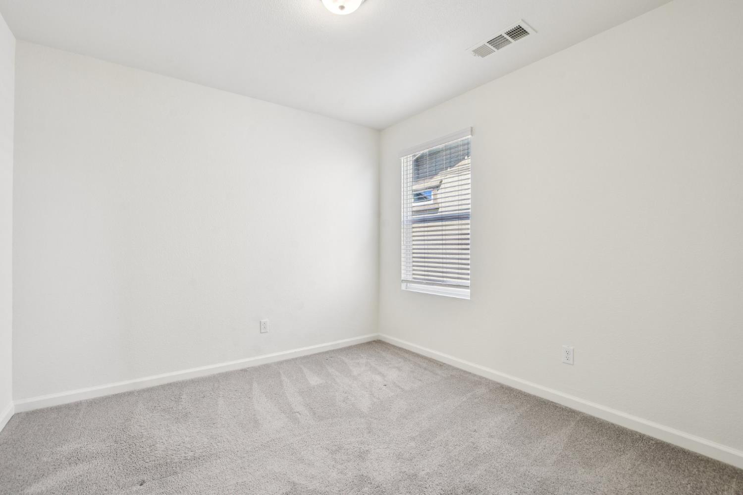 Detail Gallery Image 21 of 25 For 8205 Kramer Ranch Ln, Elk Grove,  CA 95758 - 3 Beds | 2/1 Baths
