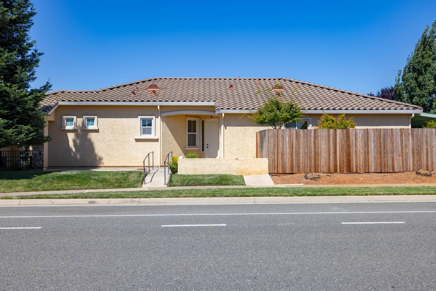 Detail Gallery Image 5 of 66 For 12241 Conservancy Way, Rancho Cordova,  CA 95742 - 3 Beds | 2 Baths
