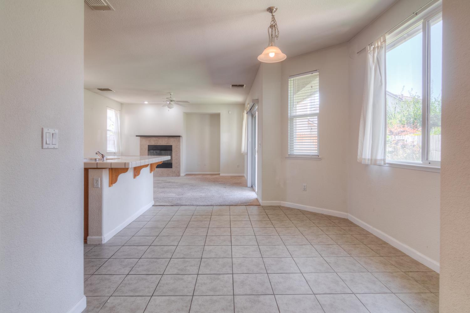 Detail Gallery Image 10 of 44 For 4124 Wood Spice Way, Rancho Cordova,  CA 95742 - 3 Beds | 2 Baths