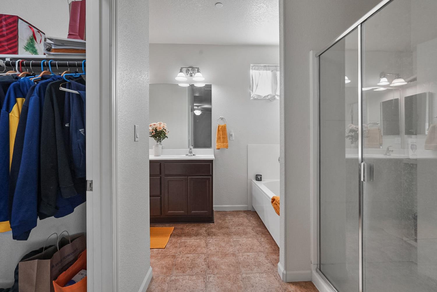 Detail Gallery Image 15 of 41 For 1444 San Pedro St, Los Banos,  CA 93635 - 4 Beds | 2 Baths